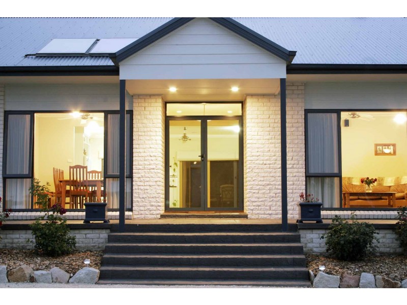 26 McColl Drive, Longford VIC 3851