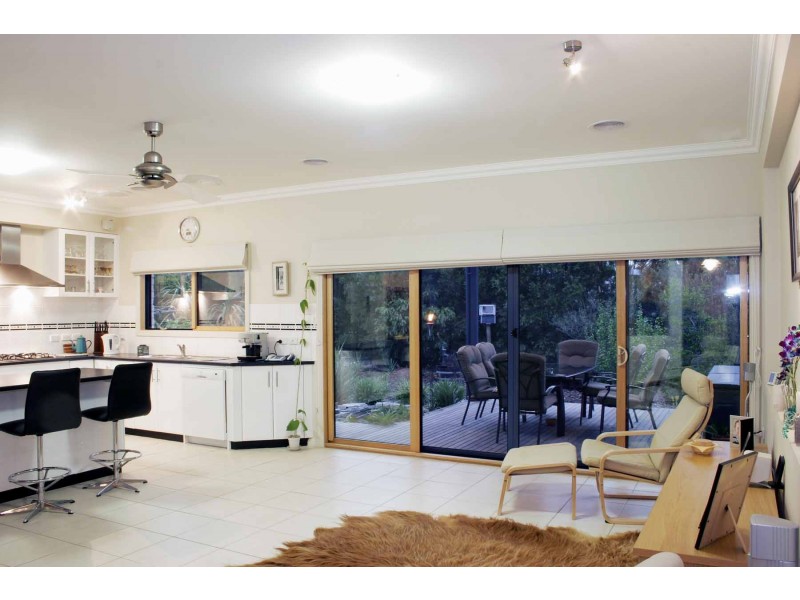 26 McColl Drive, Longford VIC 3851