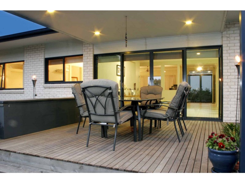 26 McColl Drive, Longford VIC 3851