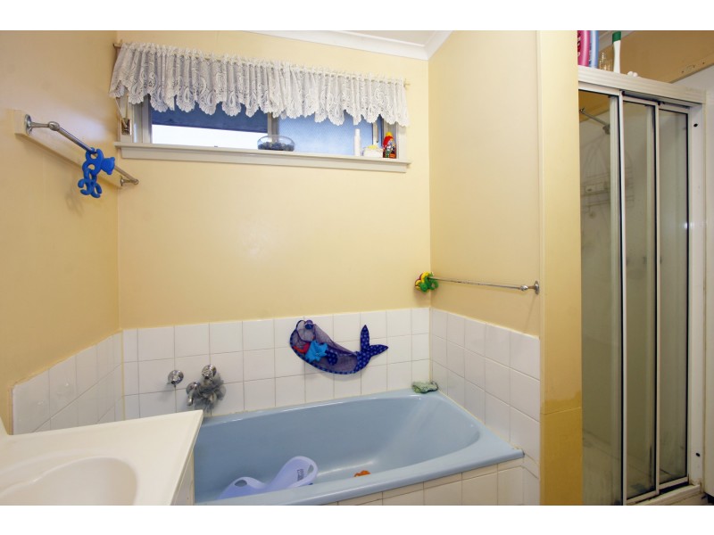 18 Treloar Street, Sale VIC 3850