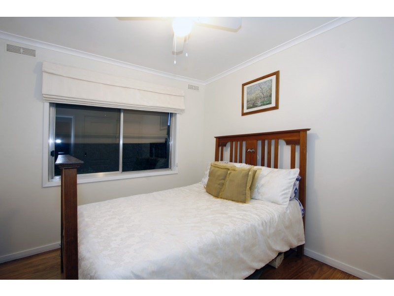 20 Jackson Avenue, Sale VIC 3850