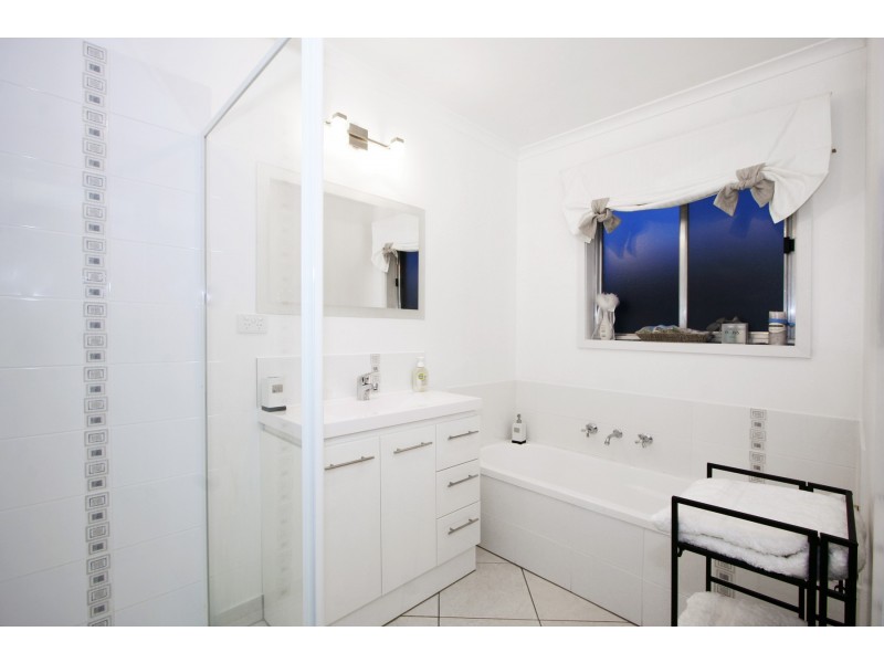 20 Jackson Avenue, Sale VIC 3850