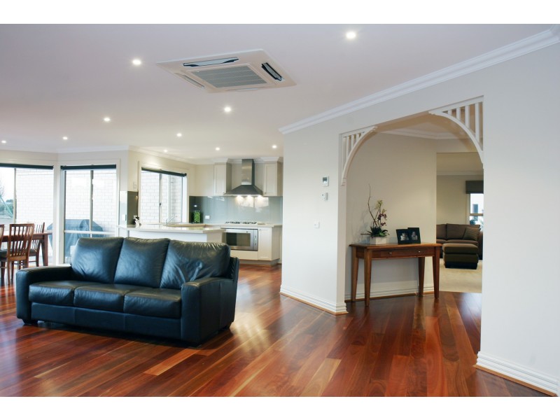 13 Chloe Court, Wurruk VIC 3850