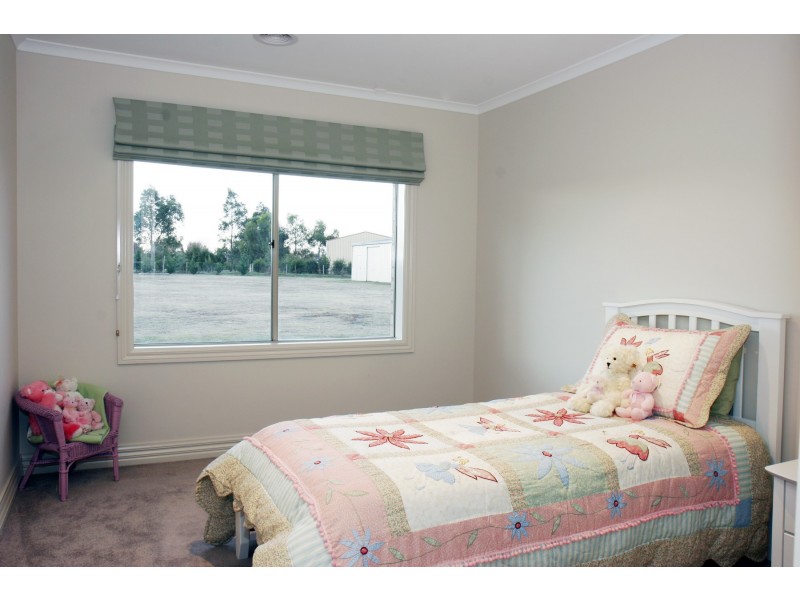 13 Chloe Court, Wurruk VIC 3850