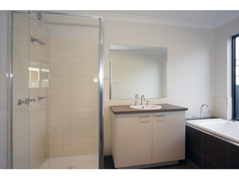 5 Dryden Place, Sale VIC 3850