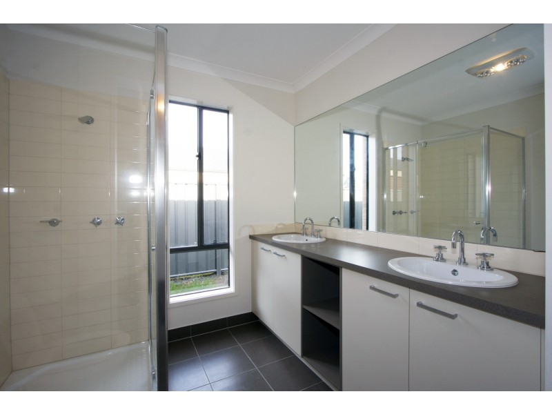 5 Dryden Place, Sale VIC 3850