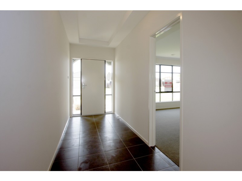 5 Dryden Place, Sale VIC 3850