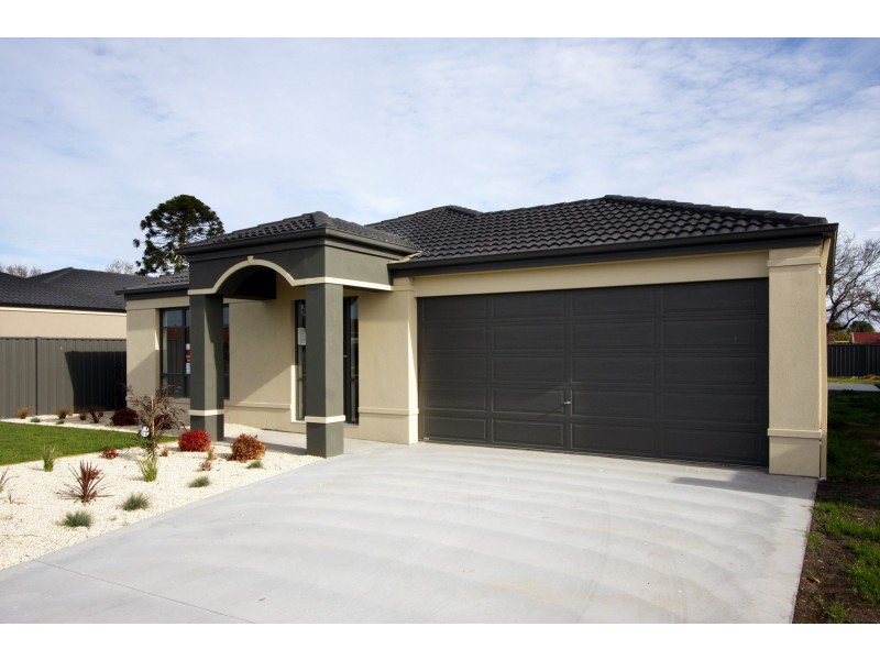 5 Dryden Place, Sale VIC 3850