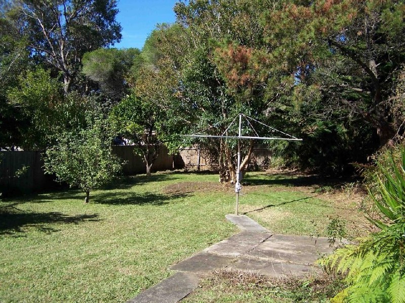 11 Farrell Rd, Bulli NSW 2516