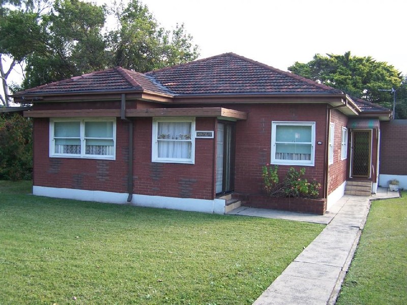 198 Princes Hwy, Dapto NSW 2530