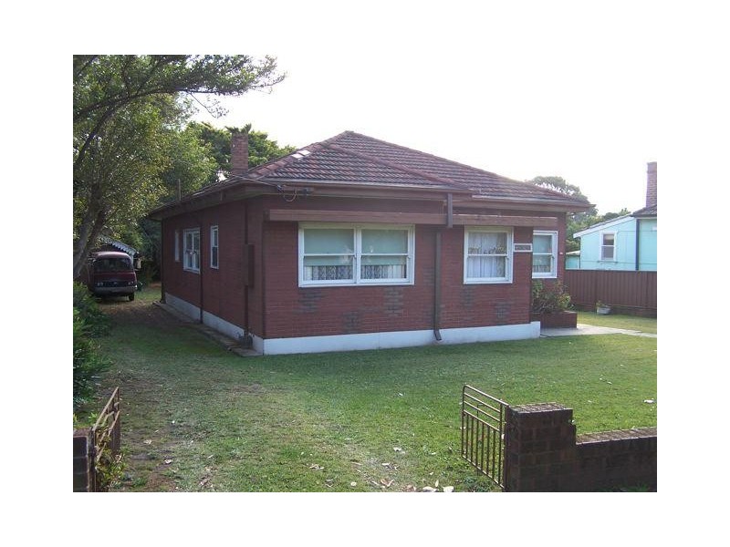 198 Princes Hwy, Dapto NSW 2530