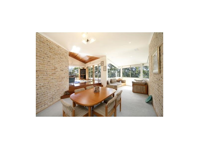 39 Warrangarree Drive, Woronora Heights NSW 2233