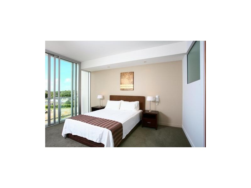 37 Harbour Rd, Hamilton QLD 4007