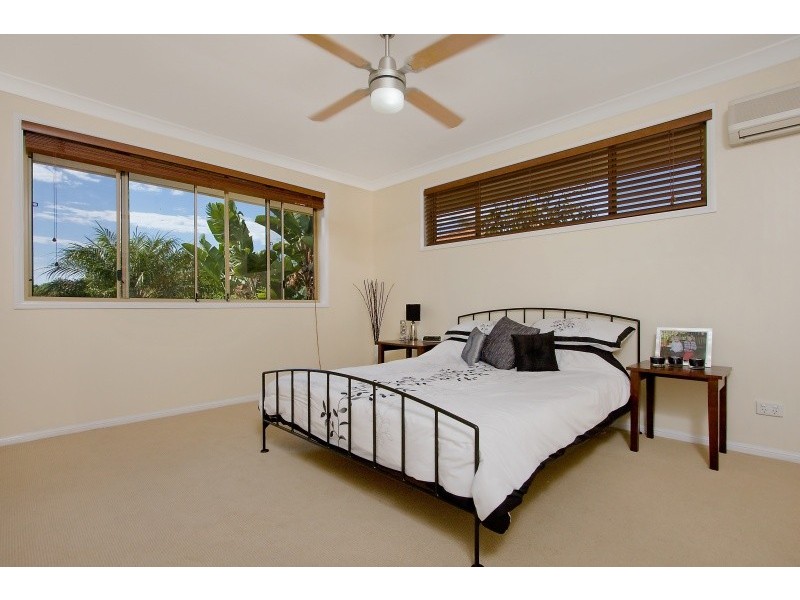 8 Kintyre Crescent, Banora Point NSW 2486