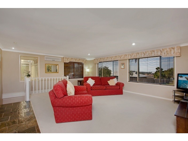 8 Kintyre Crescent, Banora Point NSW 2486