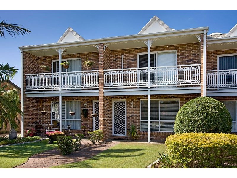 2/16-24 Alexander Court, Tweed Heads South NSW 2486