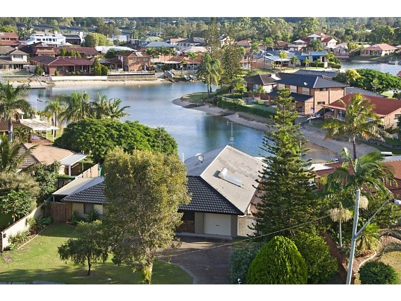 2/1 Crystal Waters Drive, Tweed Heads NSW 2485