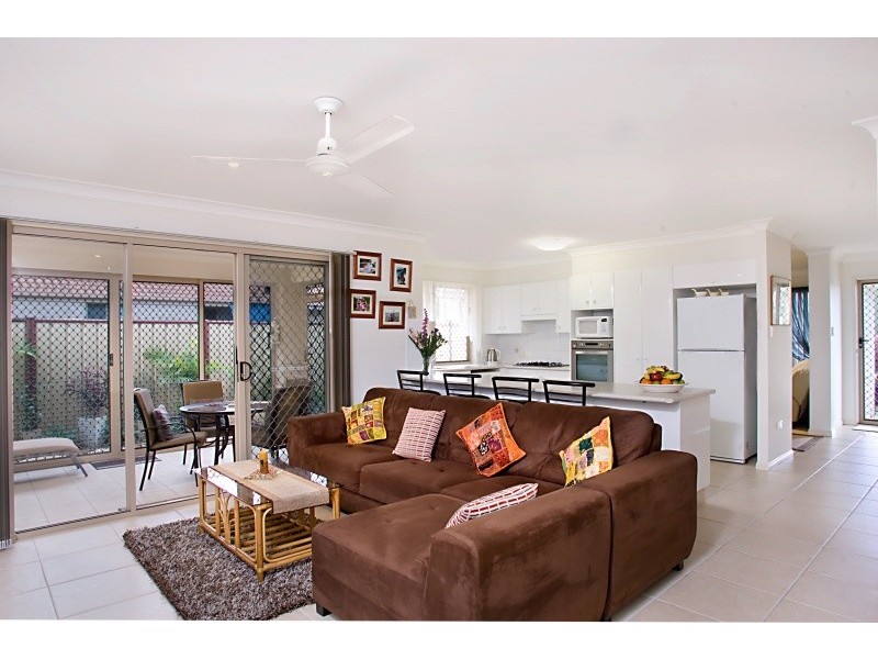 2/155 Botanical Circuit, Banora Point NSW 2486
