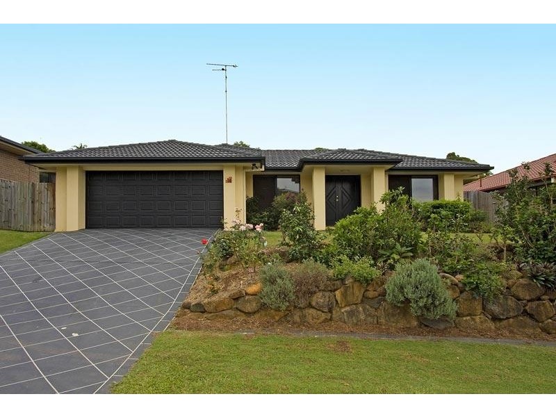 16 Grassmere Court, Banora Point NSW 2486