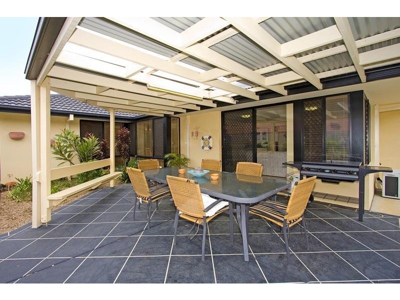 16 Grassmere Court, Banora Point NSW 2486