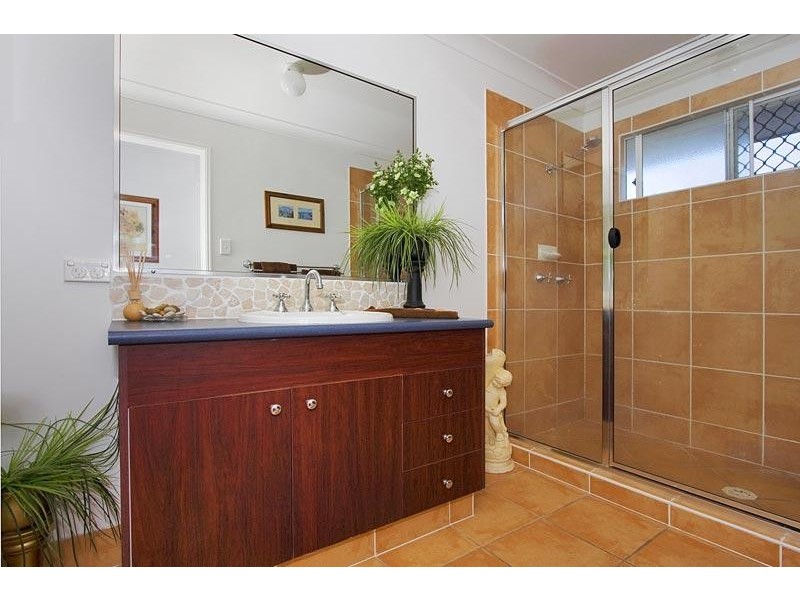 24 Grassmere Court, Banora Point NSW 2486