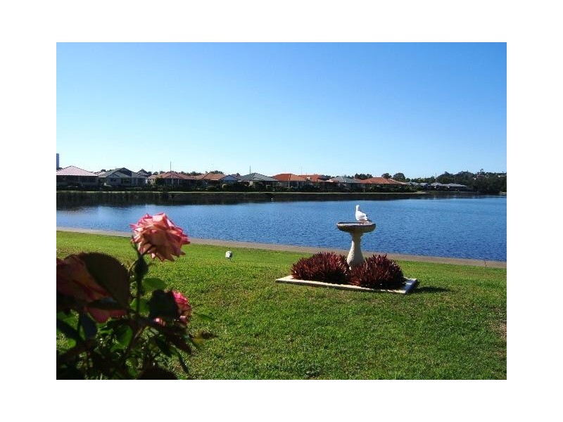 3 Lakeside Walk, Banora Point NSW 2486