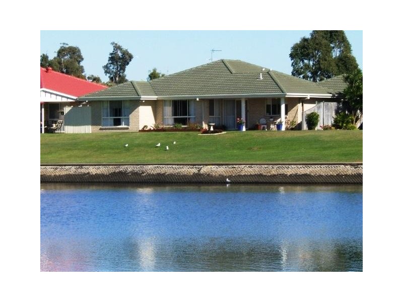 3 Lakeside Walk, Banora Point NSW 2486