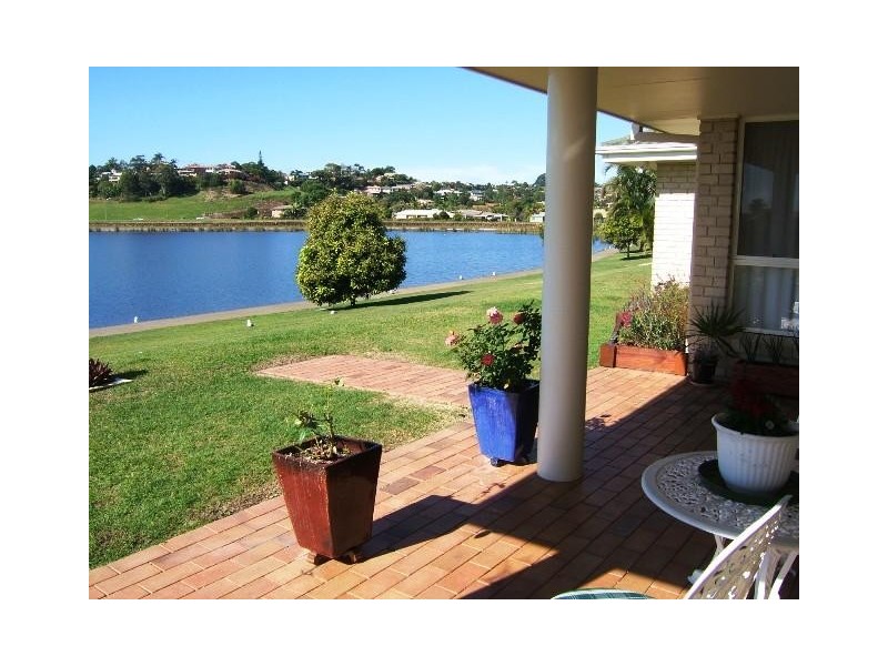 3 Lakeside Walk, Banora Point NSW 2486