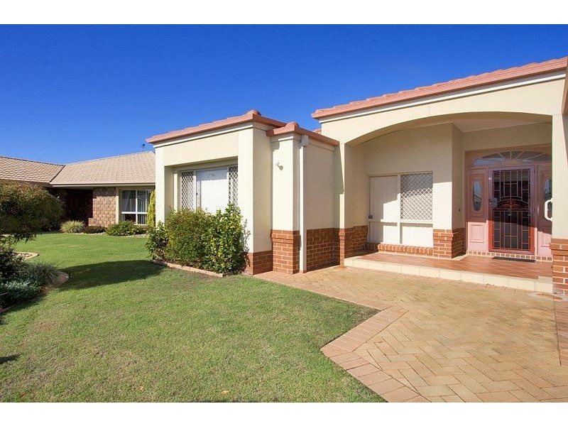 24 Kimberley Circuit, Banora Point NSW 2486