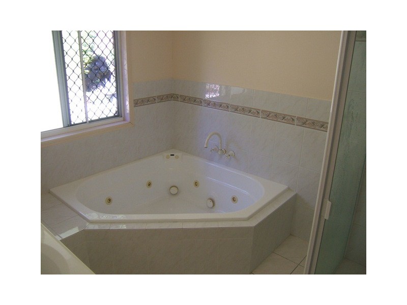 15 Kinross Close, Banora Point NSW 2486