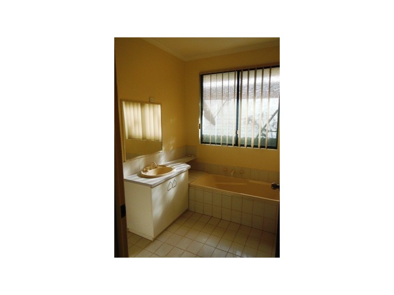 2/1 Plum Court, Kununurra WA 6743