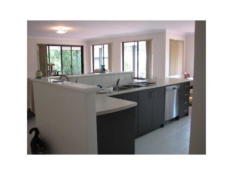 8A Wingate Street, Hazelmere WA 6055