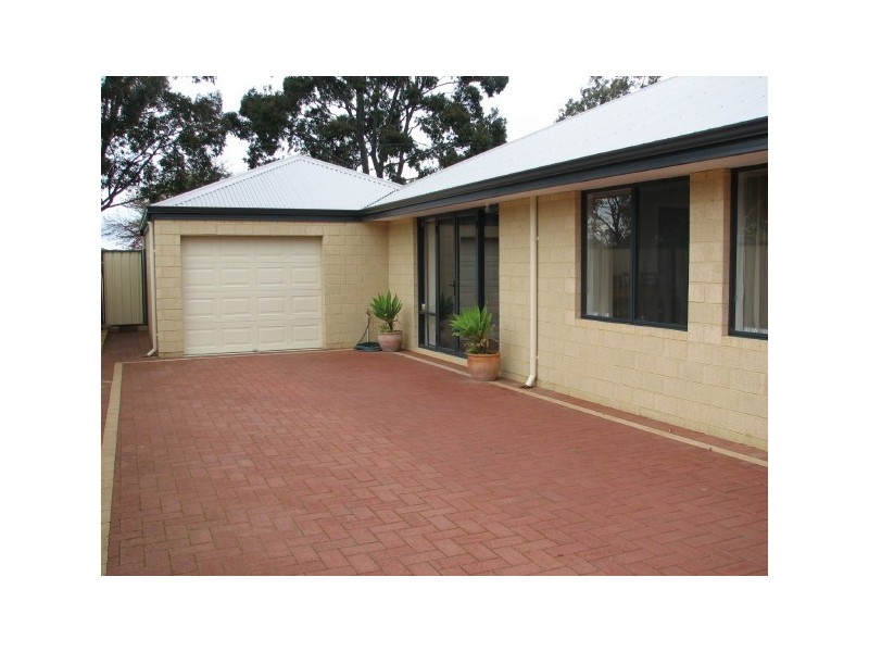 8A Wingate Street, Hazelmere WA 6055