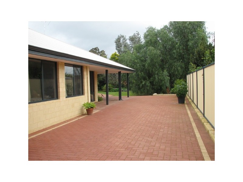 8A Wingate Street, Hazelmere WA 6055