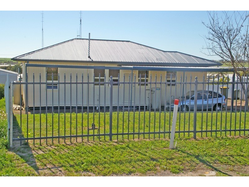 17 CALSTOCK STREET, Moonta Bay SA 5558