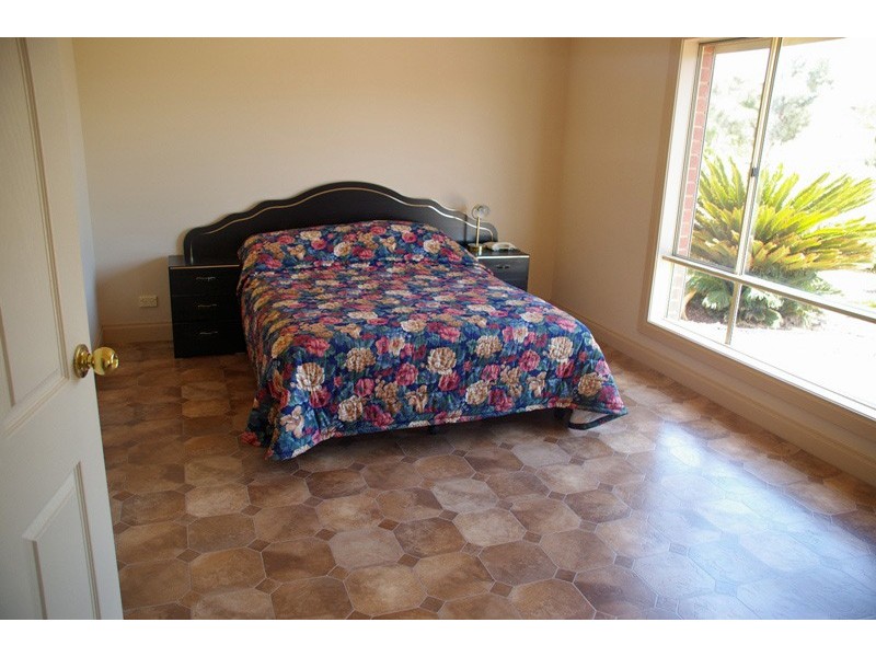 16 Snell Avenue, Port Hughes SA 5558