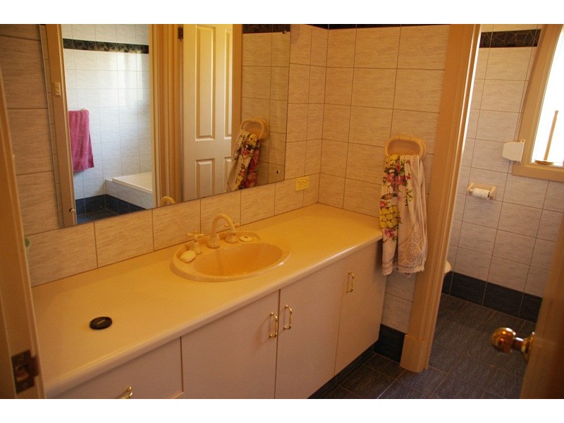 16 Snell Avenue, Port Hughes SA 5558