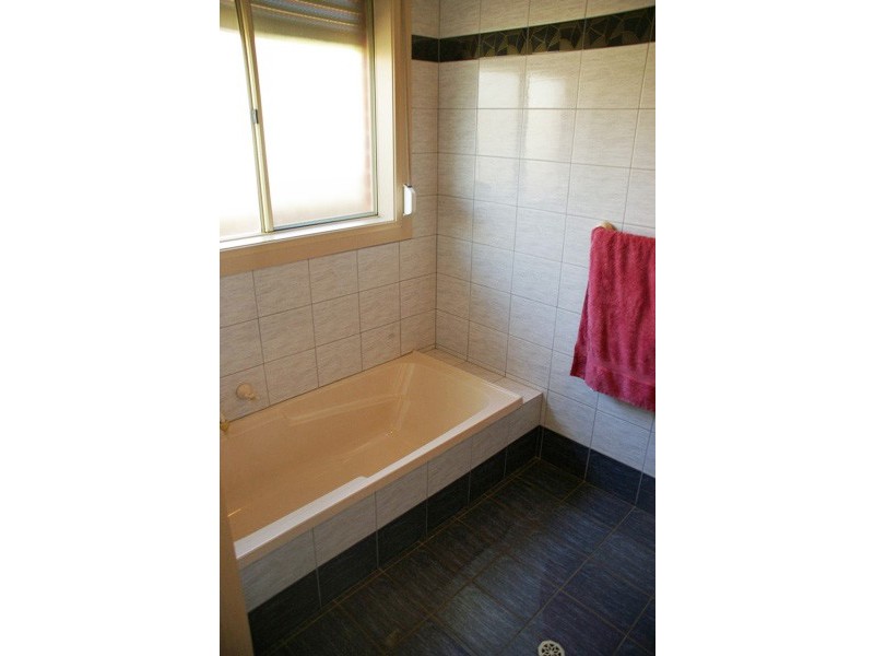 16 Snell Avenue, Port Hughes SA 5558