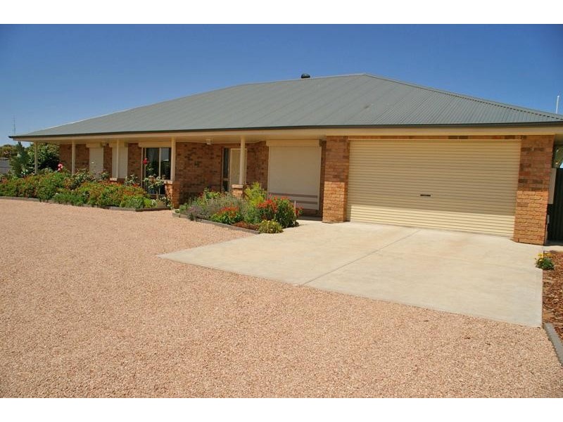 26 North Terrace, Moonta Bay SA 5558