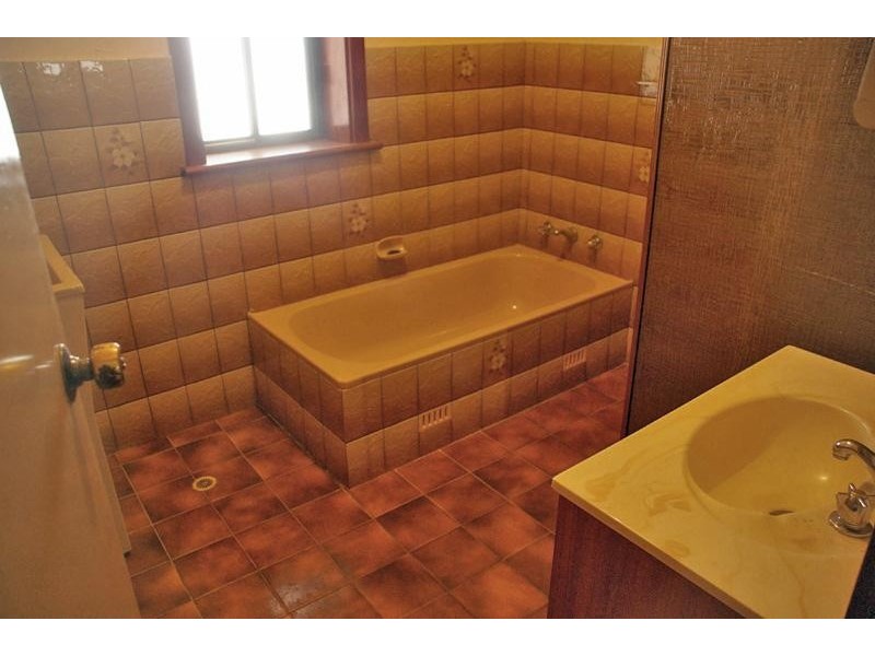 24 First Street, North Moonta SA 5558