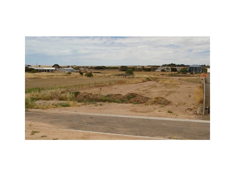 24 Chapple Street, Moonta Bay SA 5558