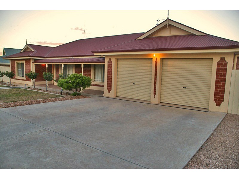 9 Stocker Street, Moonta Bay SA 5558