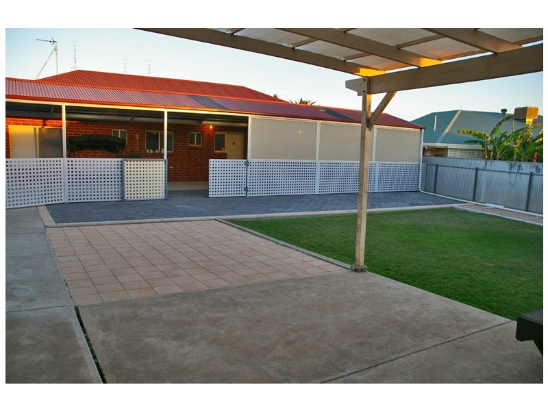 9 Stocker Street, Moonta Bay SA 5558