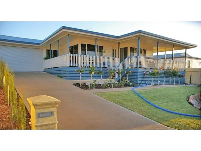8 Loller Street, Moonta Bay SA 5558