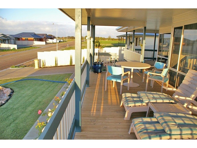 8 Loller Street, Moonta Bay SA 5558