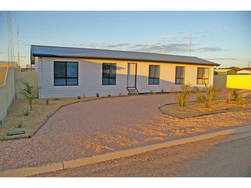 10 CHAPPLE STREET, Moonta Bay SA 5558