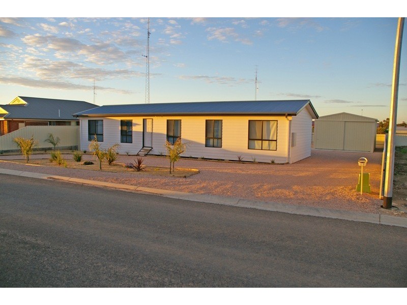 10 CHAPPLE STREET, Moonta Bay SA 5558