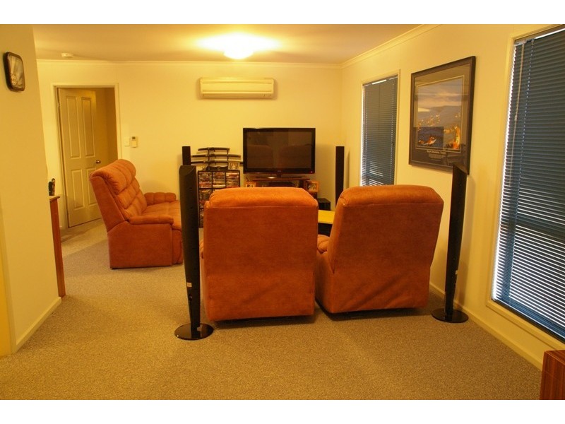 10 CHAPPLE STREET, Moonta Bay SA 5558