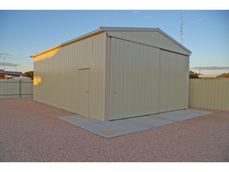 10 CHAPPLE STREET, Moonta Bay SA 5558