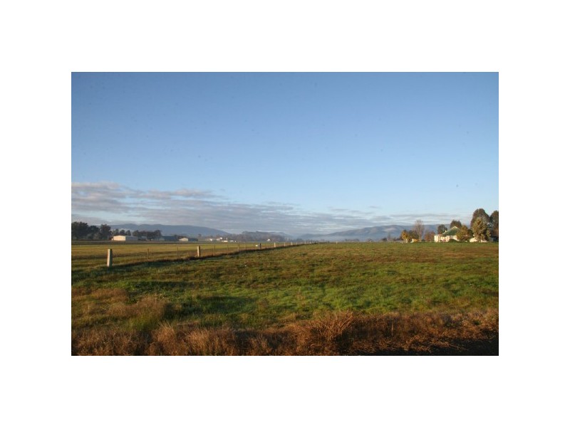 * Butler’s Lane, Tumut NSW 2720